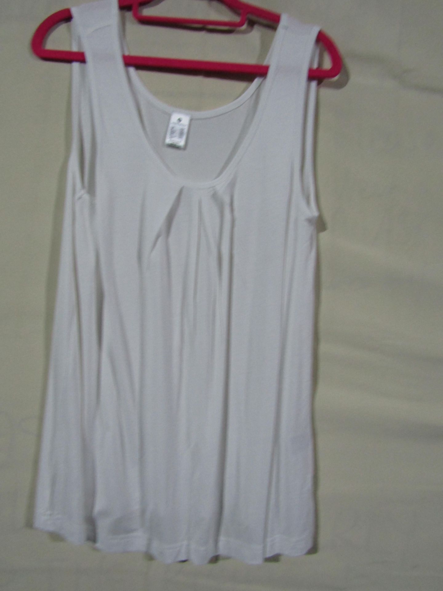 Unbranded Top Ladies Size 10/12 White New nO Tags