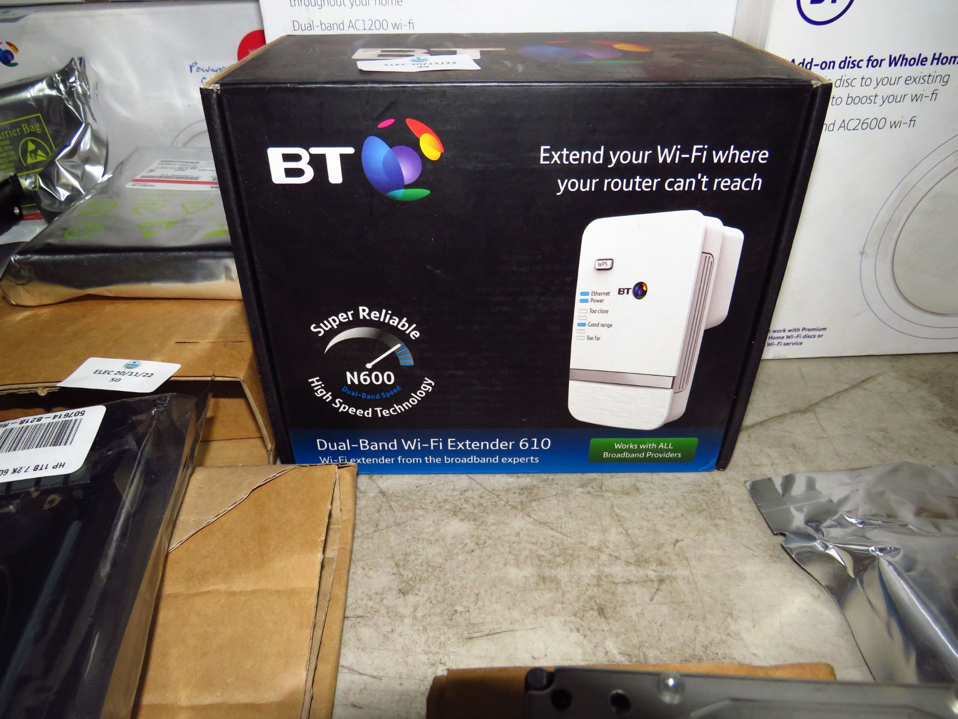 BT Dual Band Wifi extender 610, powers on but we havent tested it any further