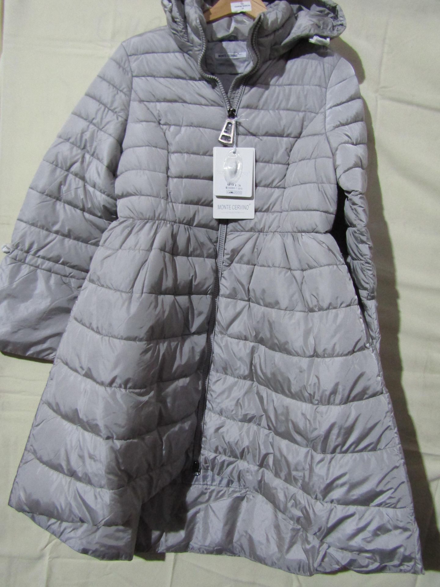 Monte Cervino Padded Coat With Hood Grey Size M New & Packaged