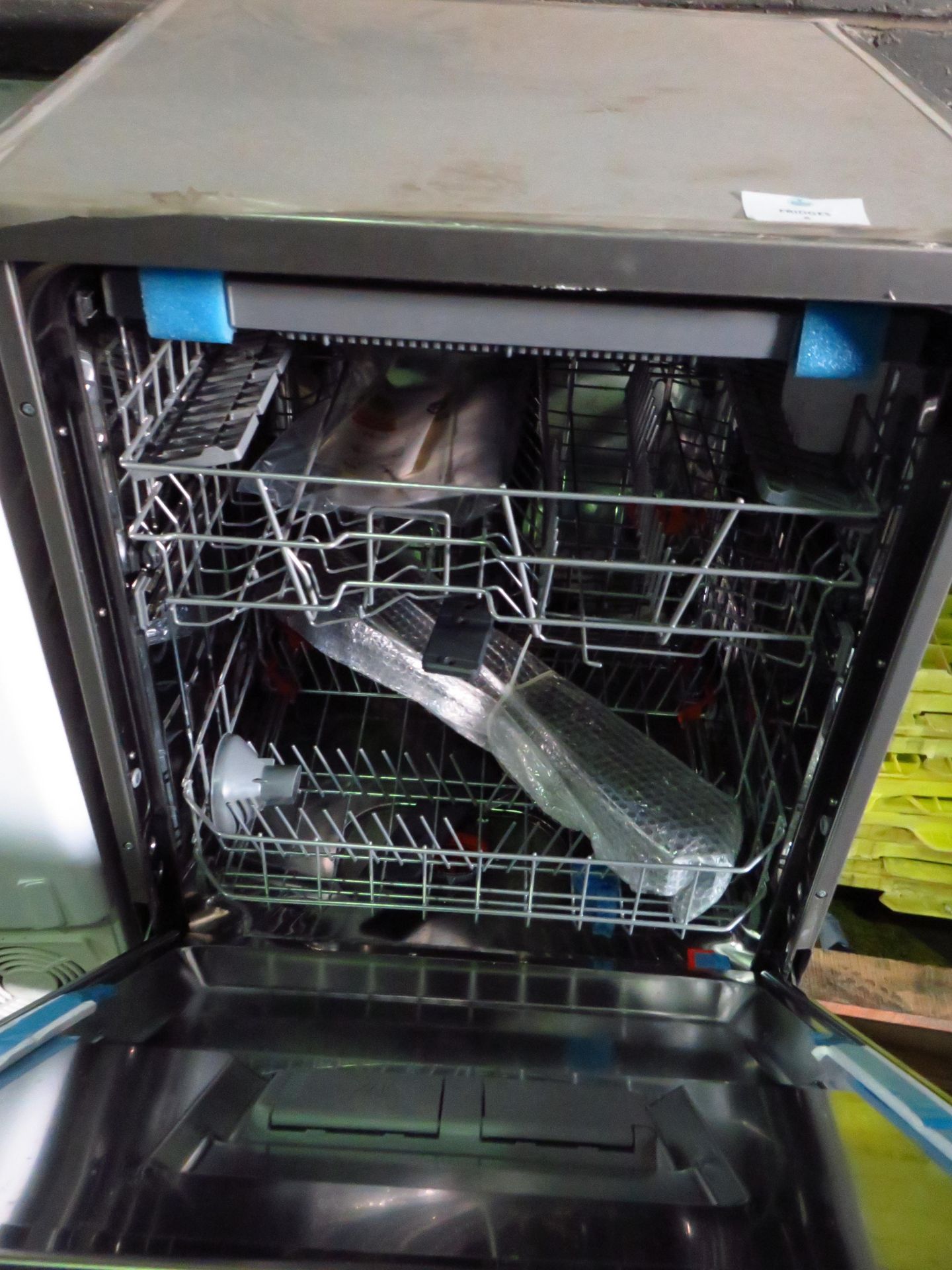 Hisense - Dishwasher - Item Has No Power & Top Cover Is Loose. - Image 2 of 2