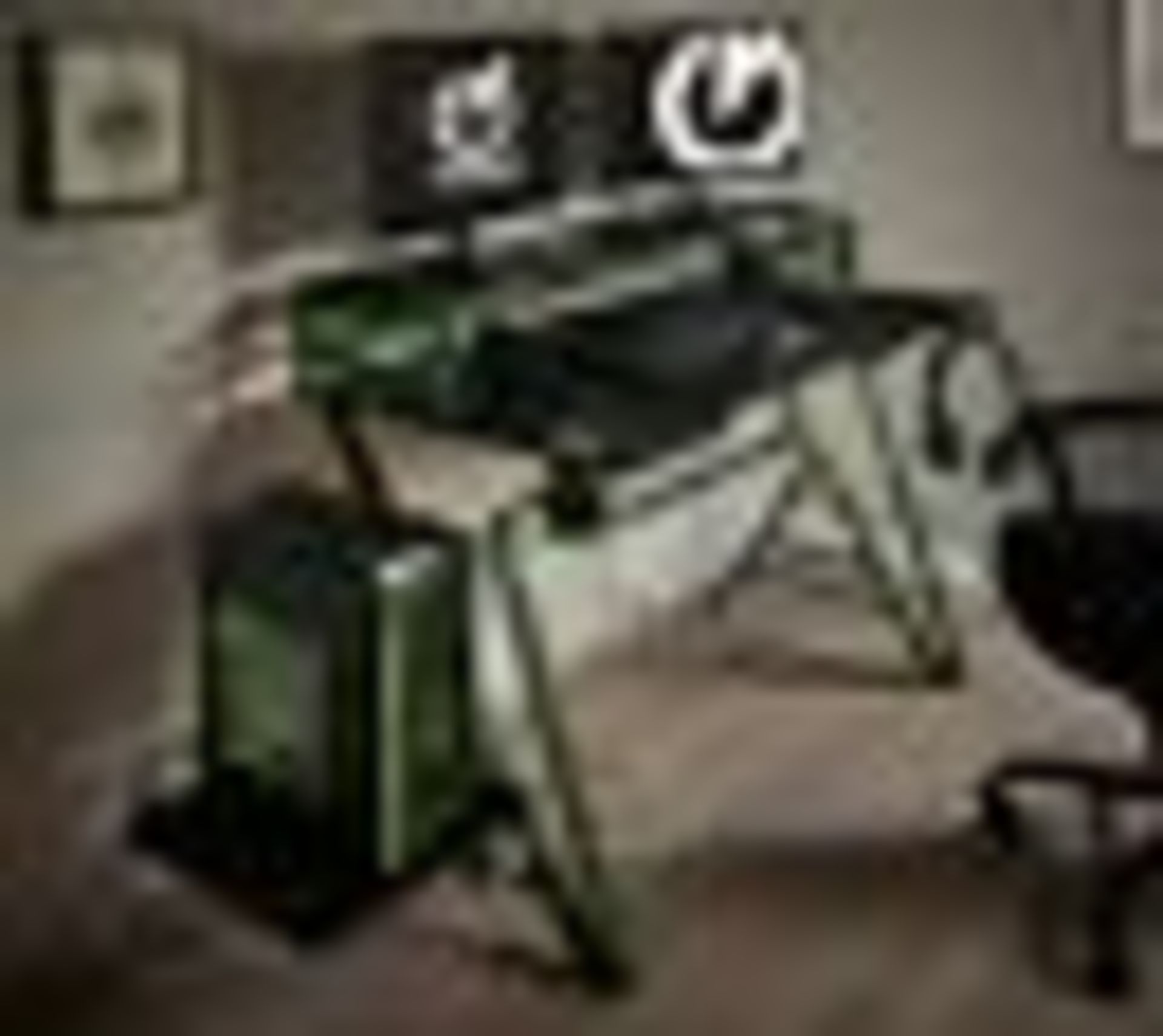 Lloyd Pascal VIRTUOSO Gaming Desk PRO VX01, Black/Green. RRP œ299 - Image 2 of 3