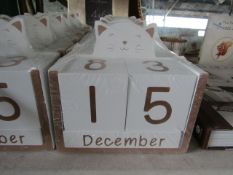 Rowen Group White & Gold Cat Block Calendar RRP Â£08.00