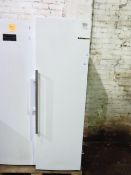 Bosch tall freestadning fridge, not getting cold when plugged in