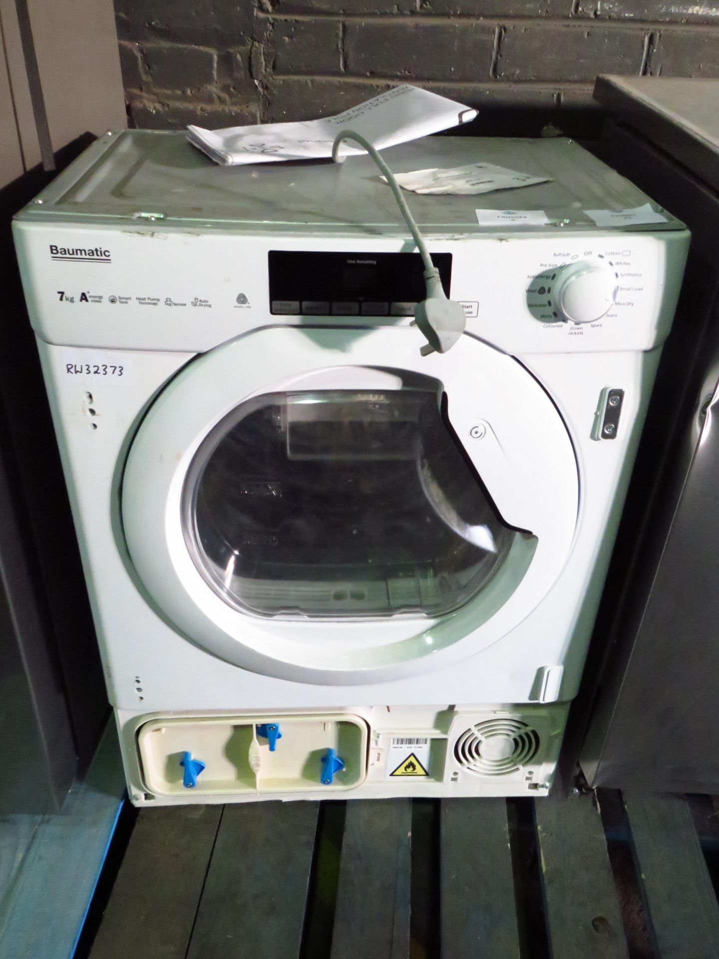 Baumatic intergtrated 7KG heat pump Tumble dryer, tested and working