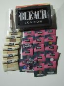 24-Piece Make-Up Set From Bleach London : 1x Make-Up Palette 1x Make-Up Brush 6x Contour Powders 16x