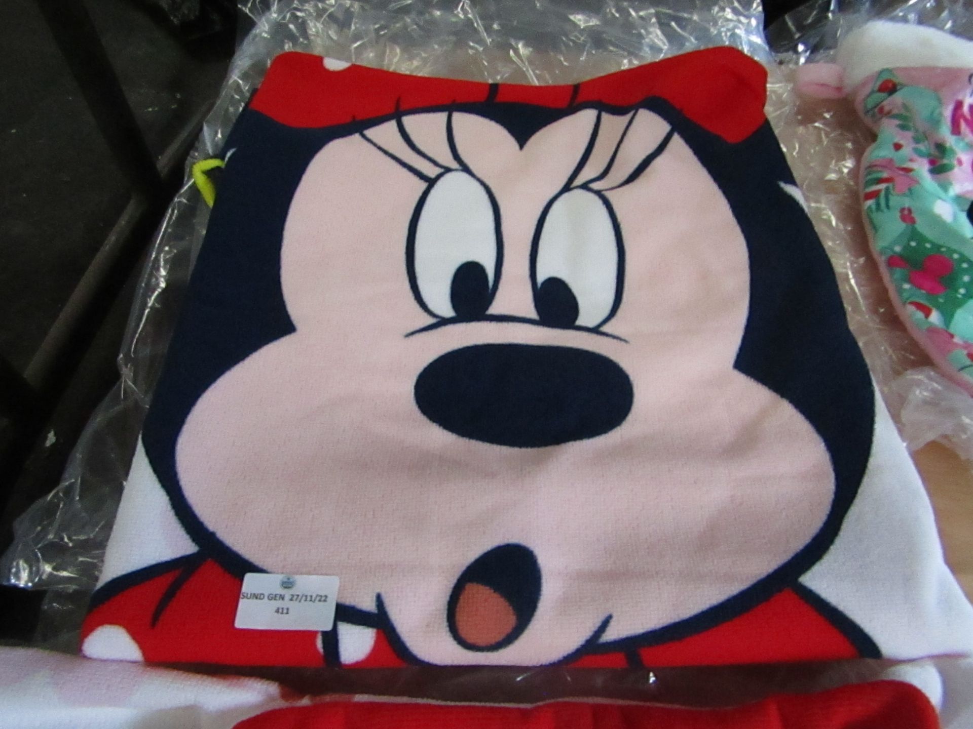 Minnie Mouse - Fleece Blanket - Unused & Packaged.