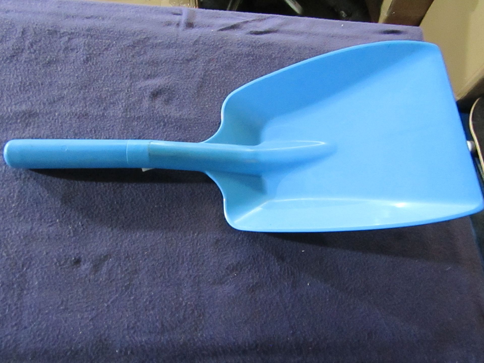 4x Plastic Blue Short Handle Shovels - No Packaging.