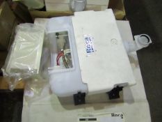 Roca - Basic Tank L 3/6L - Looks In Good Condition & Boxed.