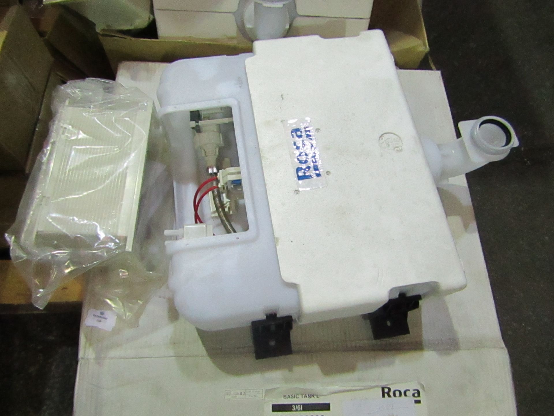 Roca - Basic Tank L 3/6L - Looks In Good Condition & Boxed.