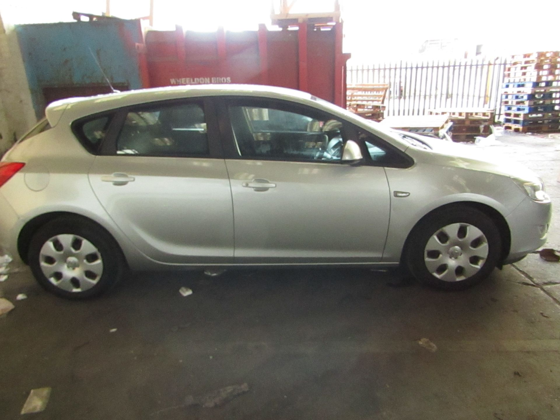 2010 Vauxhall Astra 1.6i Exclusive 113, 125,887 miles (unchecked), features climate control, - Image 2 of 11