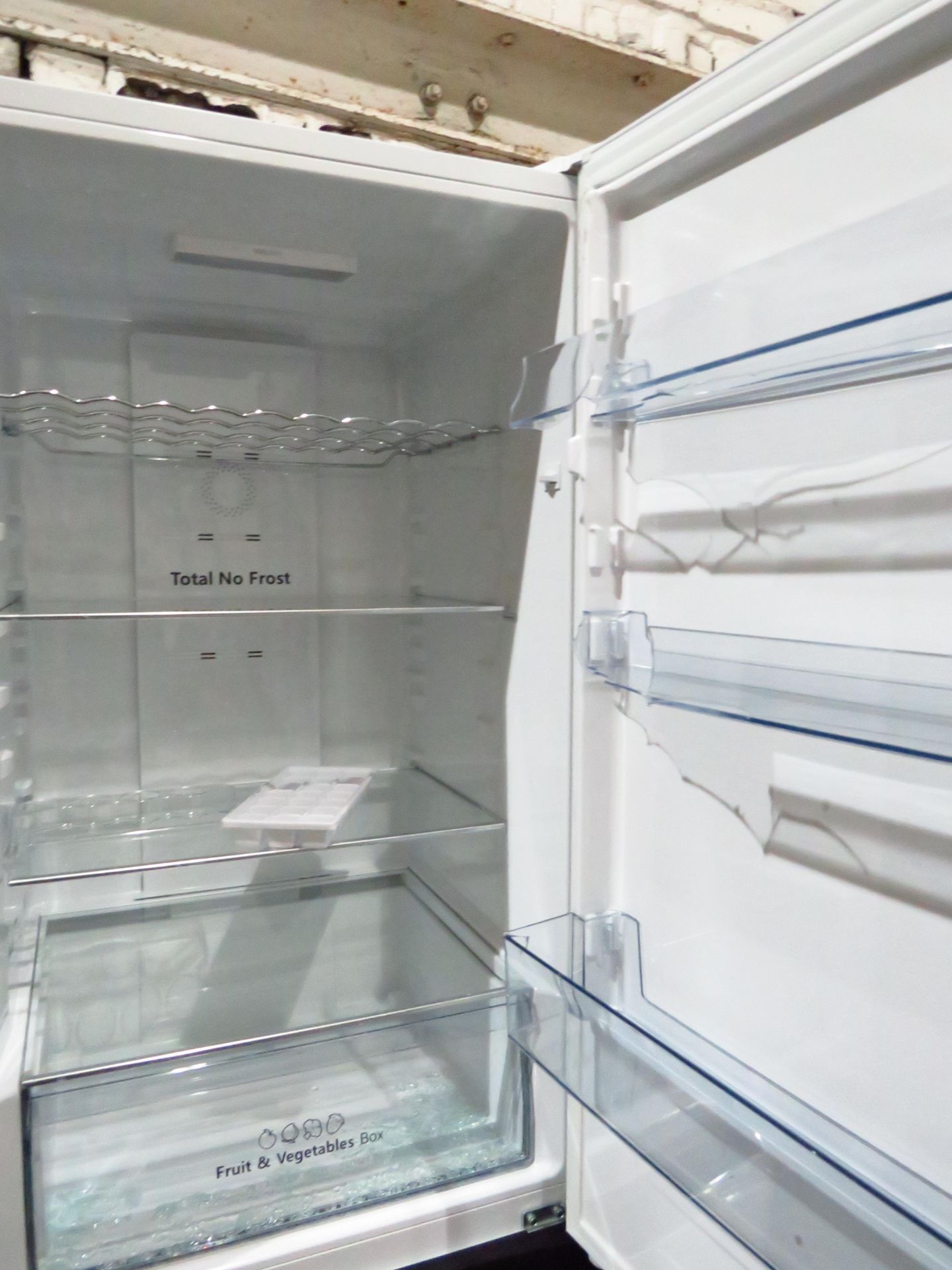 Hisense 60/40 fridge freezer, powers on but the fridge door is damged so ujnabkle to check it any - Image 2 of 2