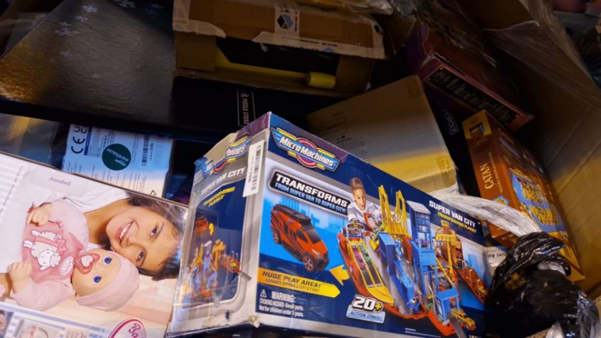 1x Truck load of 3670 items of Toys which are typically a mix of raw returns and excess stock from a - Image 5 of 13
