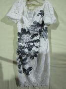 Sample Dress Black/White Approx Size 1220-22 New & Unworn