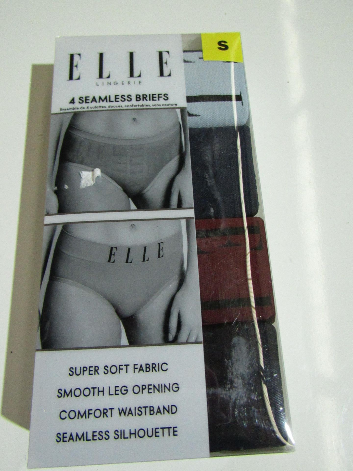 Elle - Seamless Ladies Briefs ( Pack of 4 ) - Size Small - new & Packaged.