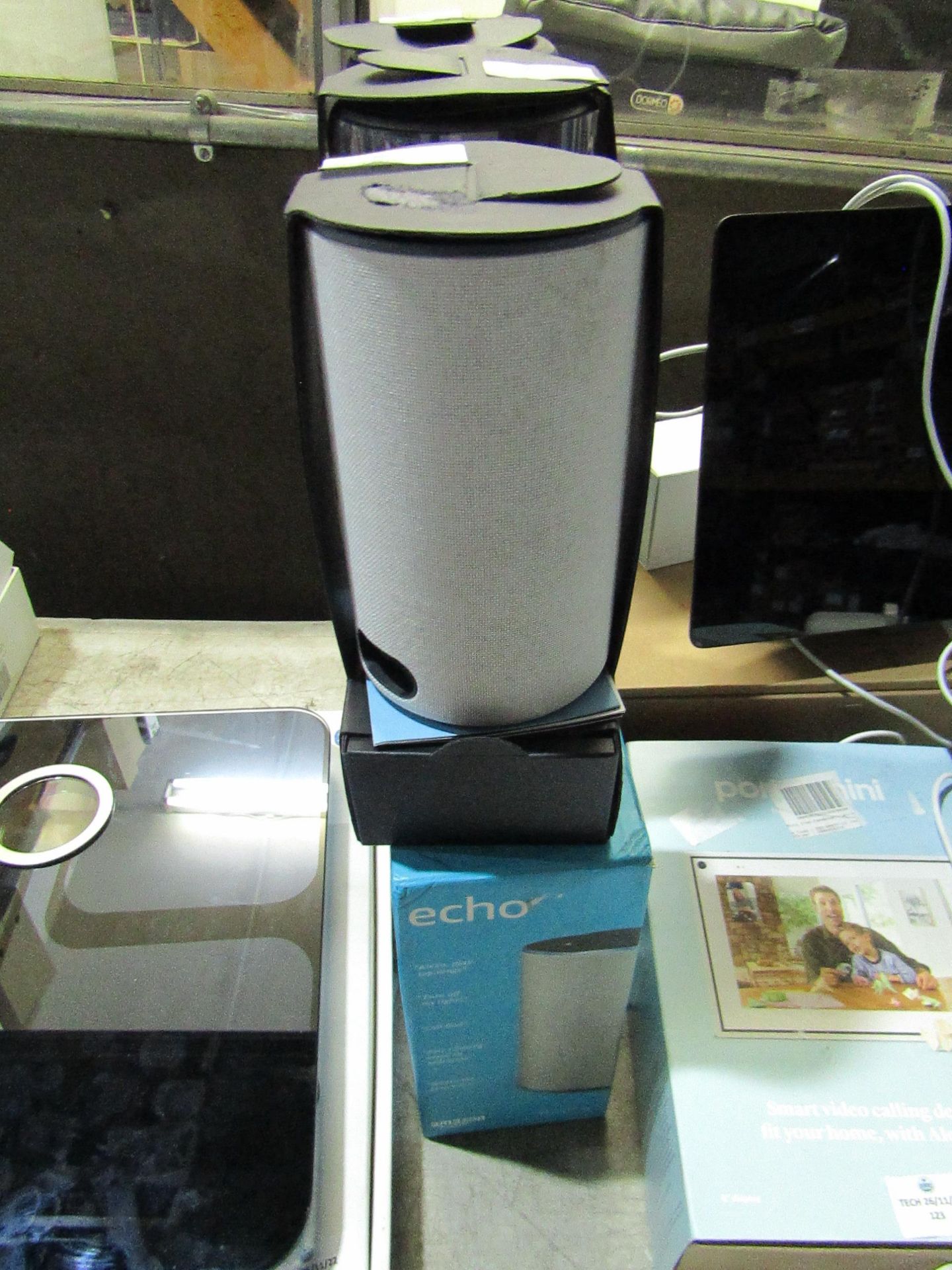 Amazon Echo 2ng Gen in smart speaker in sandstone, powers on and lights up but we havent set it up