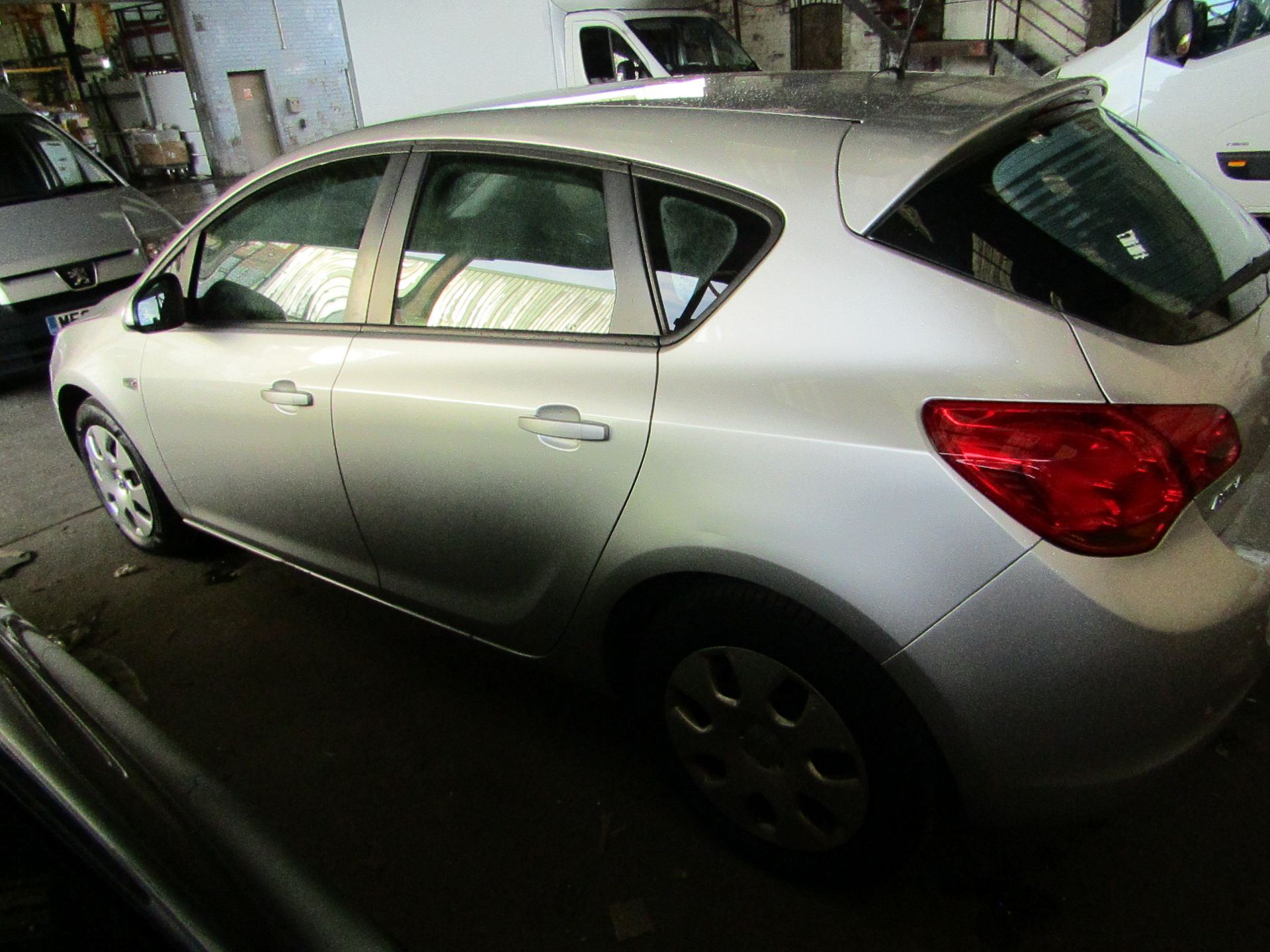 2010 Vauxhall Astra 1.6i Exclusive 113, 125,887 miles (unchecked), features climate control, - Image 4 of 11