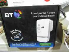 BT Dual Band Wifi extender 610, powers on but we havent tested it any further