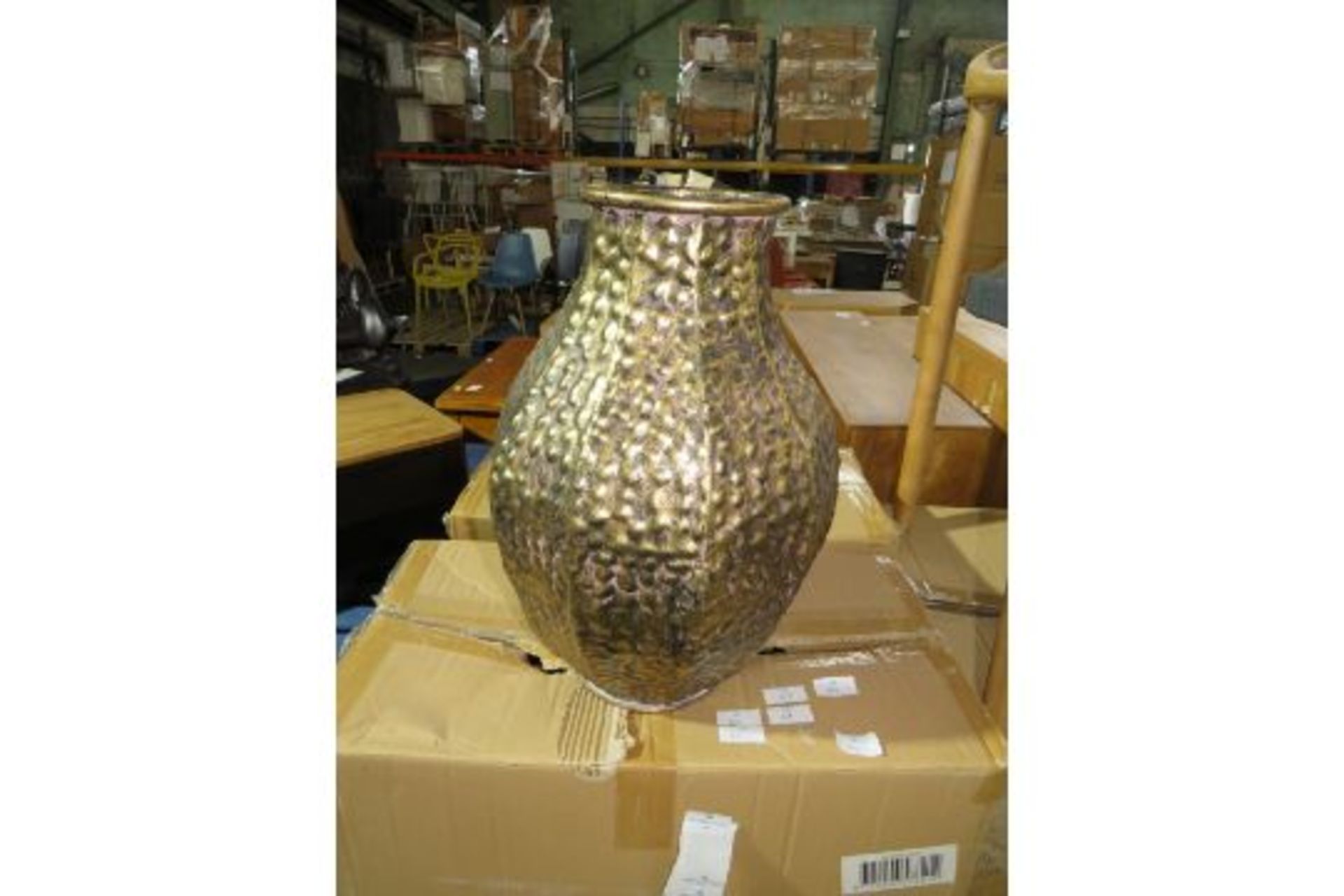 Cox & Cox Gilded Textured Vase RRP Â£75.00 SKU 1130366 (PLT 3RD AVE PALLET 64) Add a dimension of