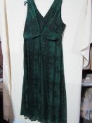 Dennis Day Long Dress Green/Black Size 22 Unworn Sample