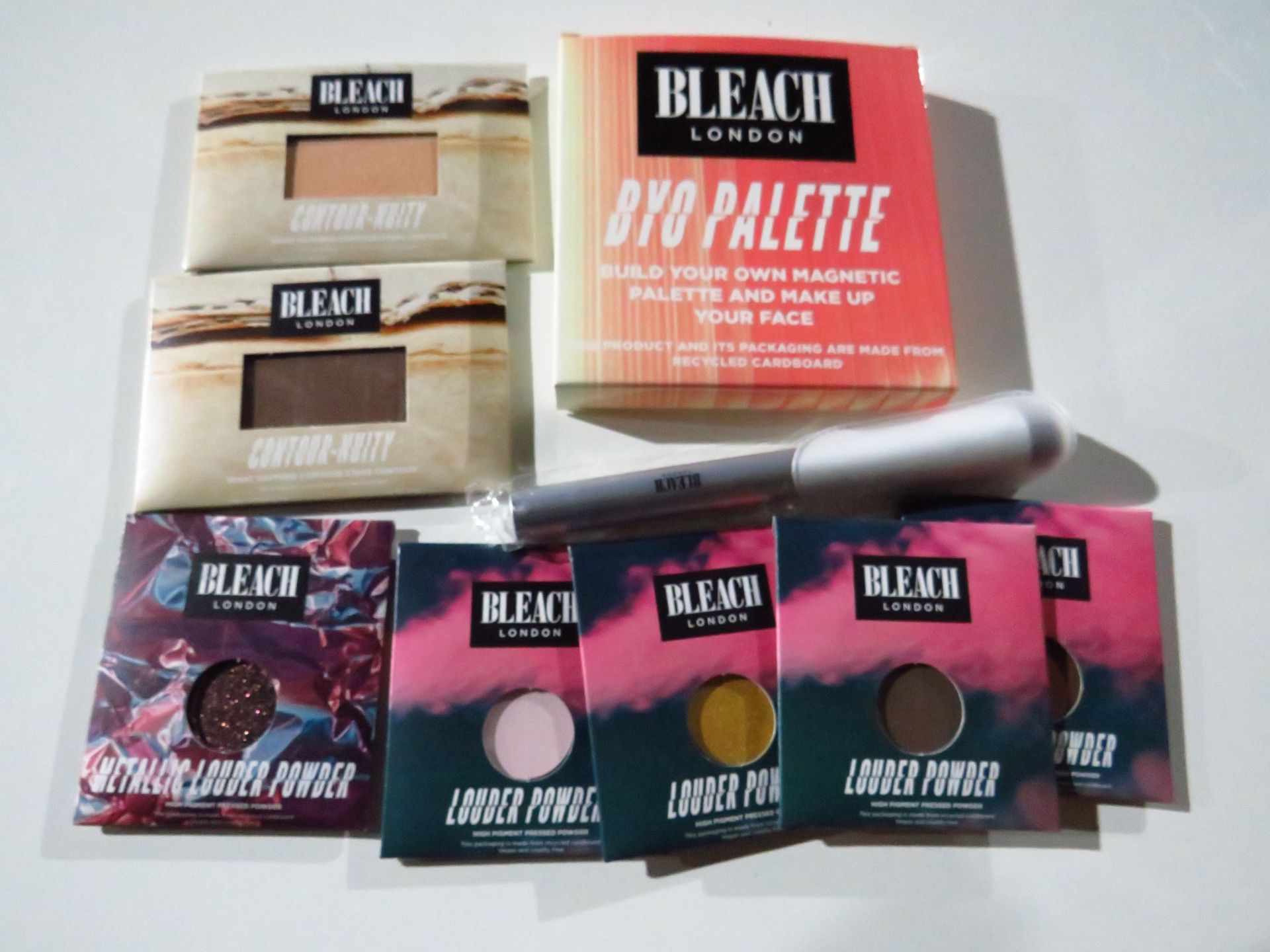 7-Piece Make-Up Set From Bleach London : 1x Make-Up Palette 1x Make-Up Brush 5x Assorted Colour's
