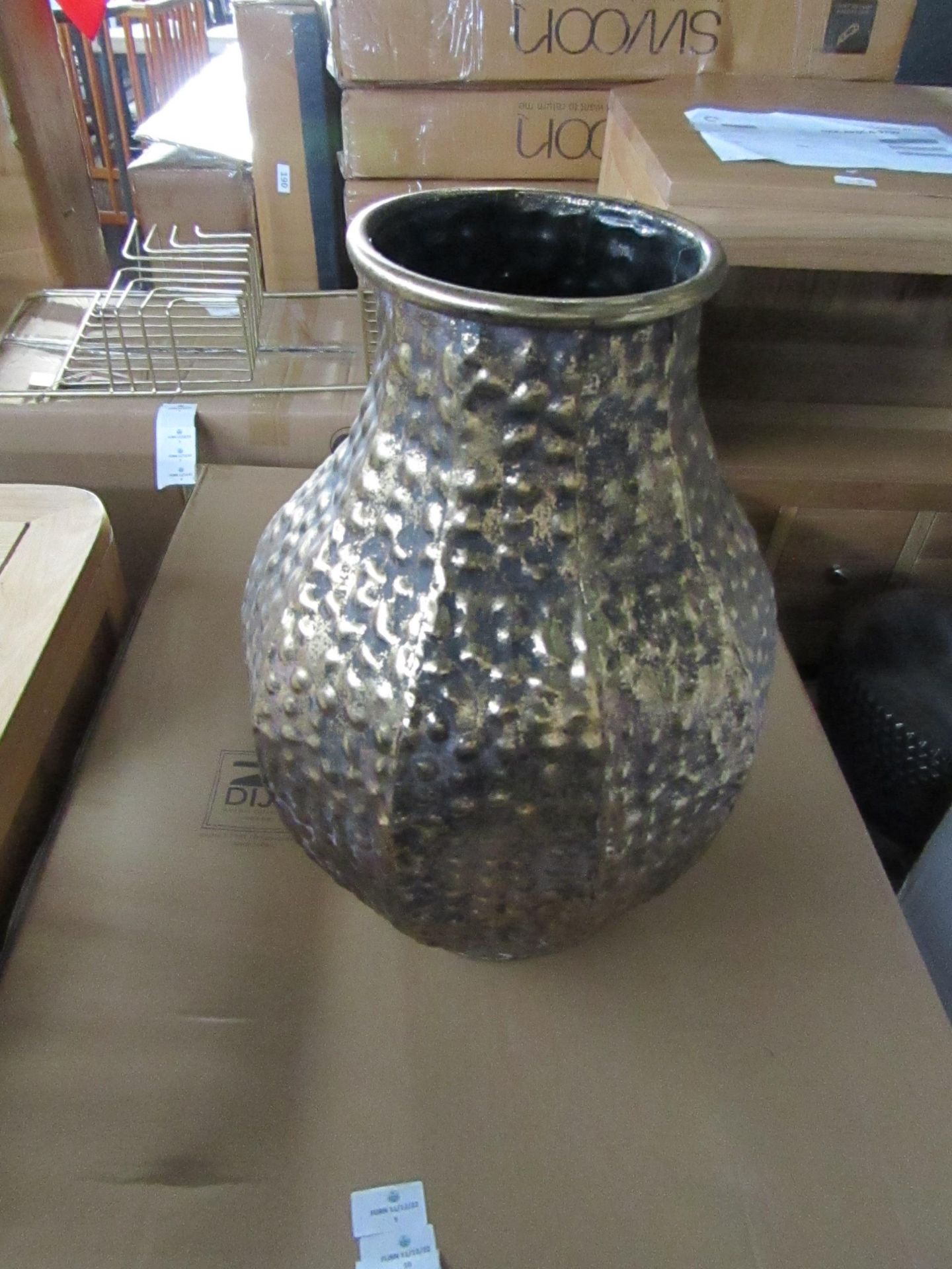 Cox & Cox Gilded Textured Vase RRP ¶œ75.00 SKU 1130366 (PLT 3RD AVE PALLET 64)