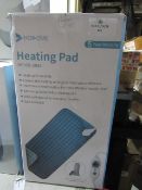 Hosme Heating Pad HP05E-3060 Extra Large 30cm x 60cm in orginal packaging powers on and get warm
