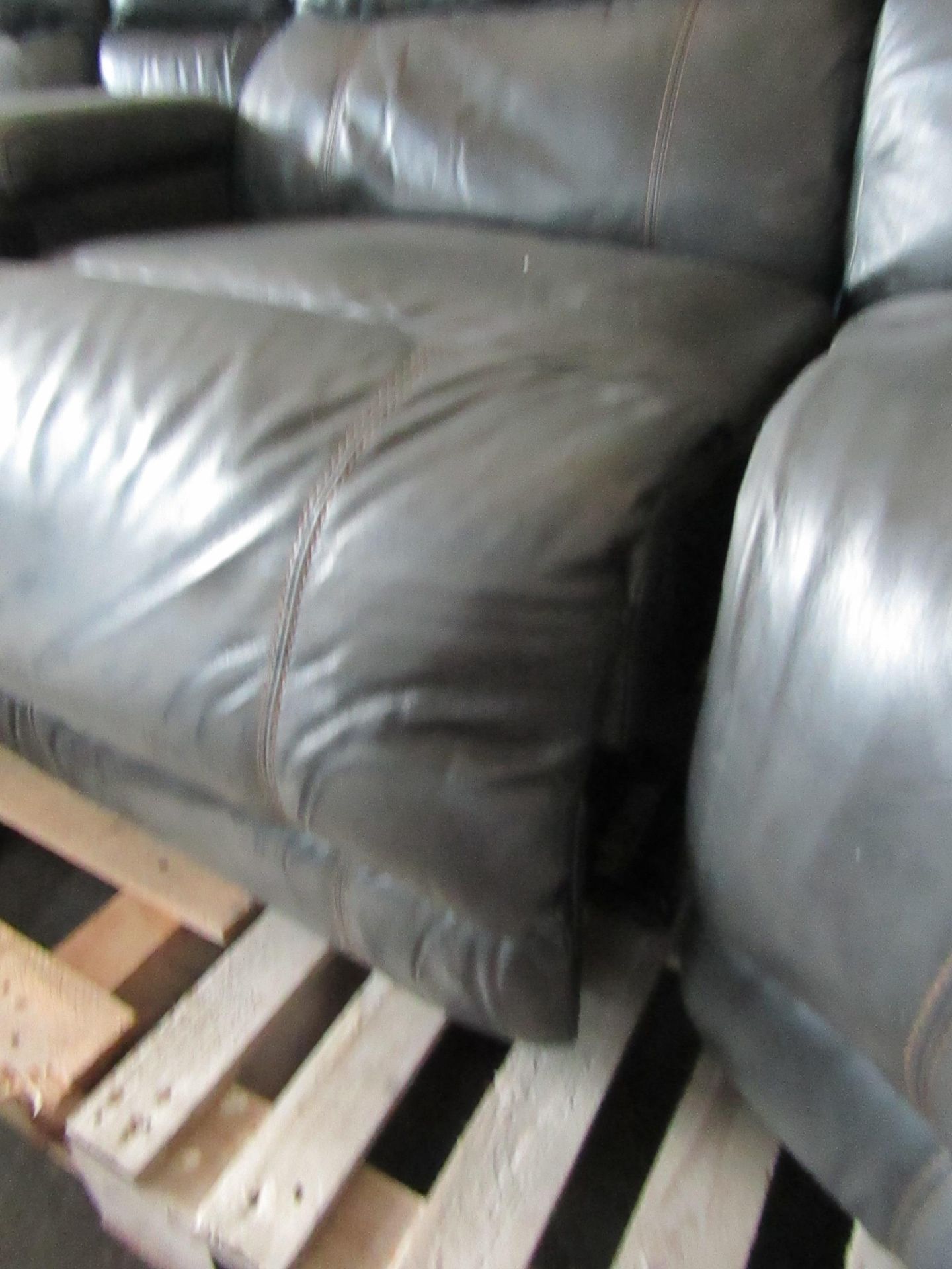 Costco Power reclining leather cinema sofa with USB charging points, 3 pin plug charger, cup holders - Image 3 of 6
