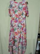 Unbranded Dress Floral Design Approx Size 12 ( May Have Been Worn) No Tags Good Condition