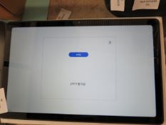 Samsung galaxy tab 7 tablet, powers on and appears to be in 1st person set up, comes with box but no