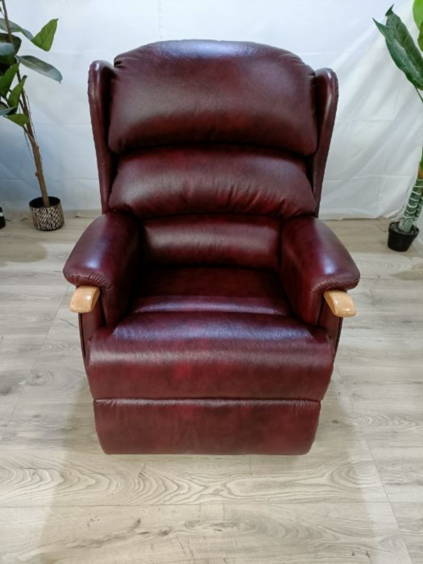 HSL Aysgarth Nevada Red Leather & Oak Armchair - RRP 2060 SKU HSL-APM-FT010297696222LEA4-BC91 PID H