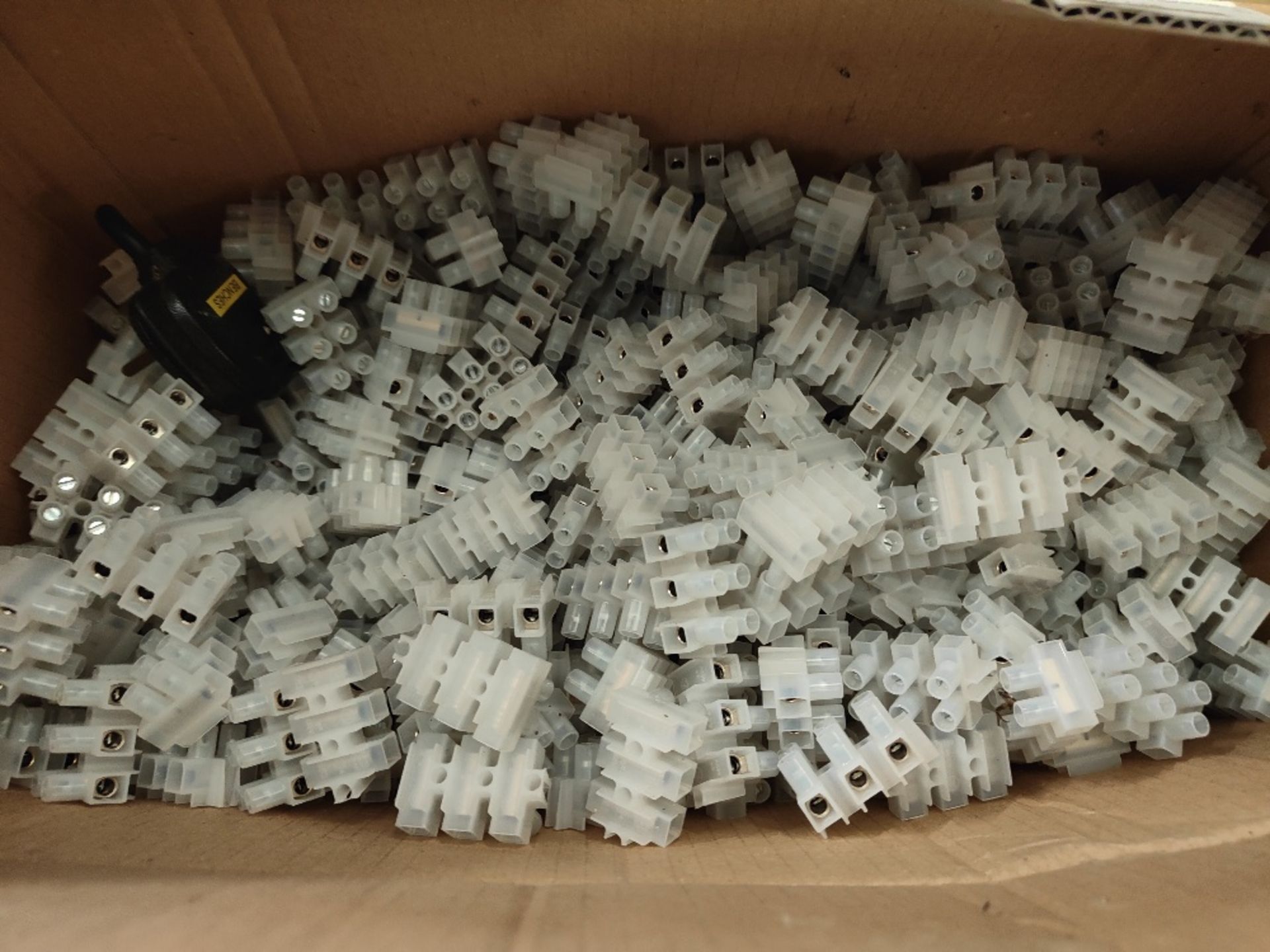 Quantity of various terminal blocks, as lotted - Image 3 of 4