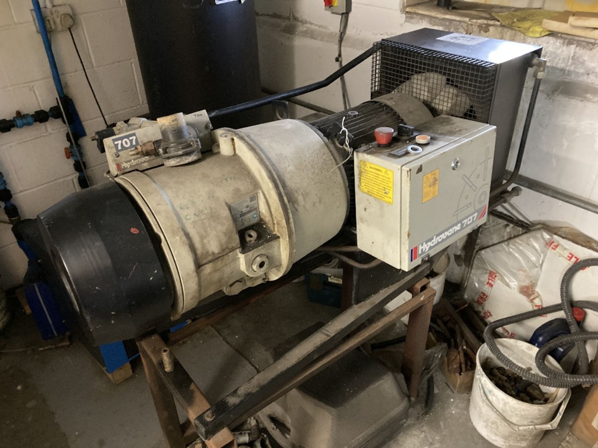 Hydrovane 707 rotary vane air compressor, 7 bar mwp