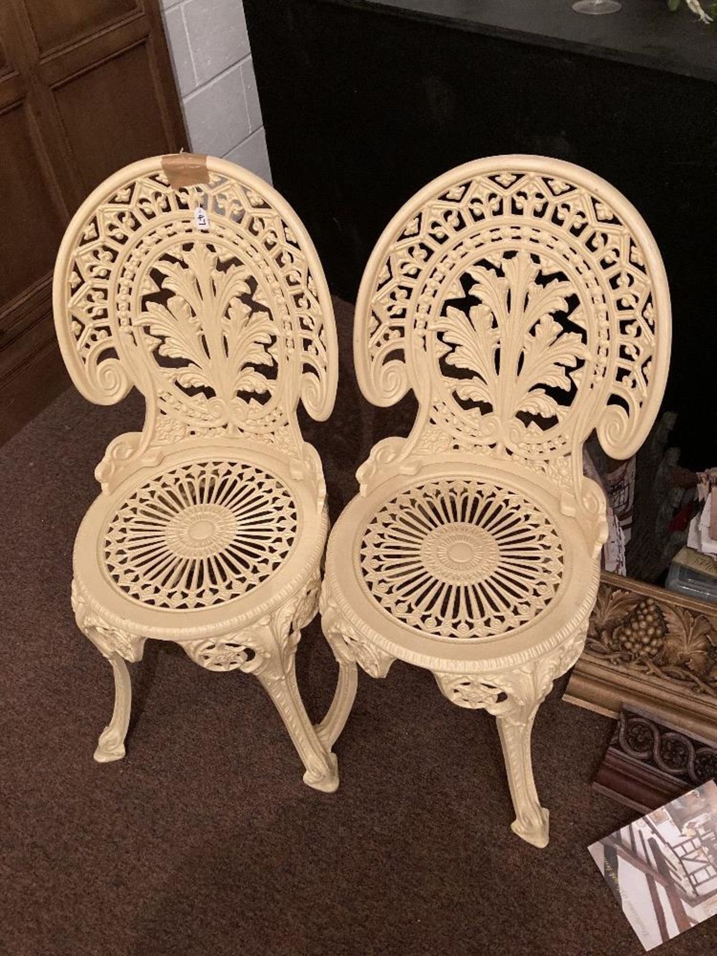 Ornate metal framed circular table and 2 chairs - Image 2 of 2