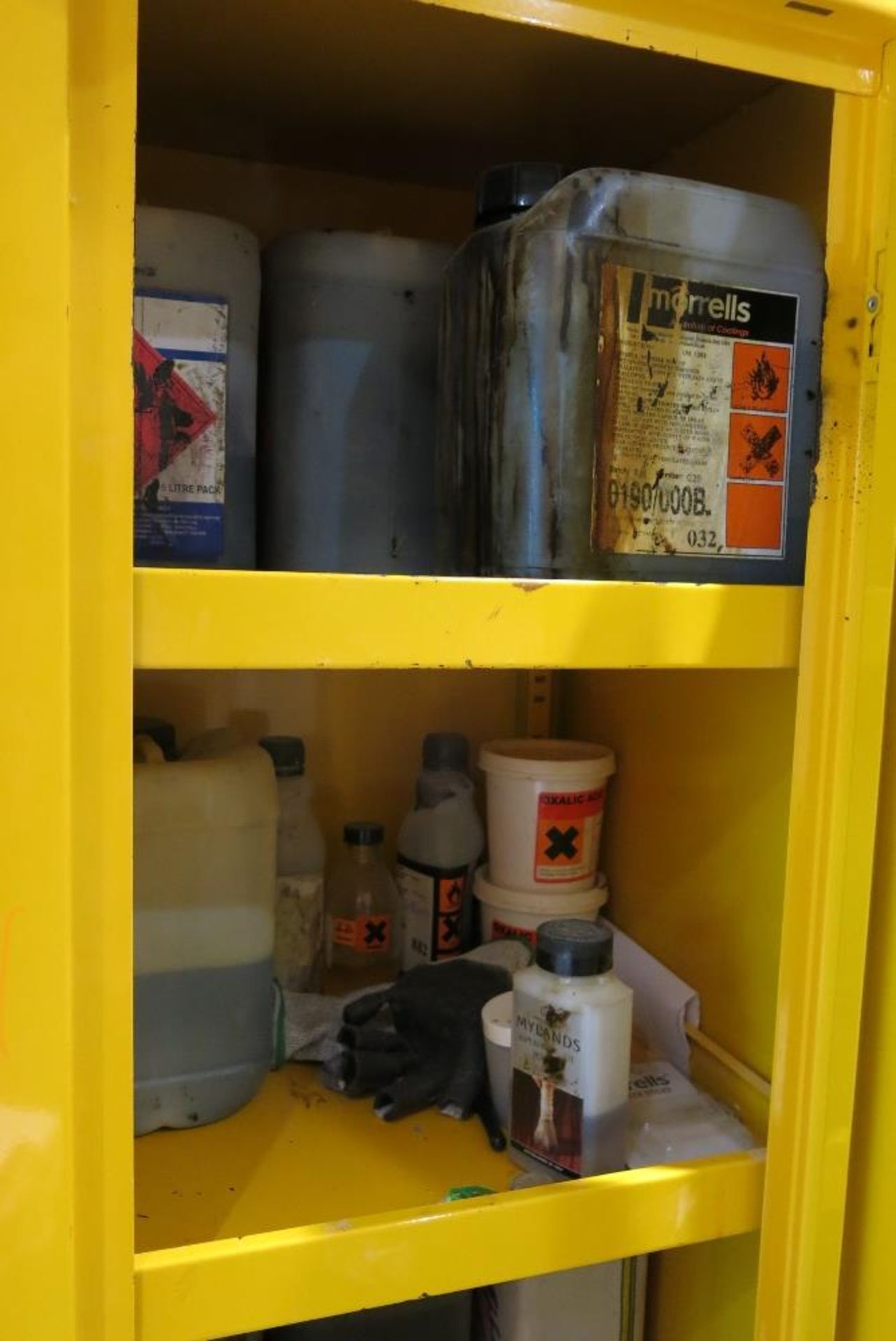 Contents of gun wash room to include: - Image 7 of 12