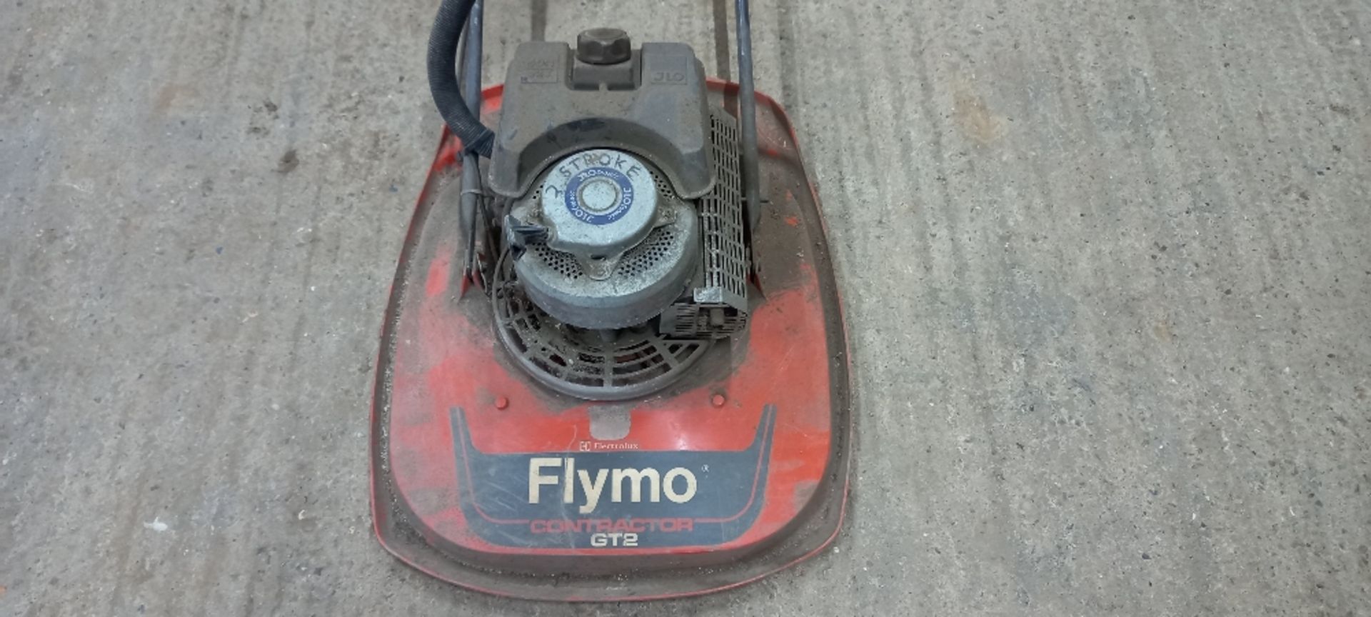 Electrolux Flymo Contractor GT2 Petrol Engine Lawnmower - Image 2 of 3