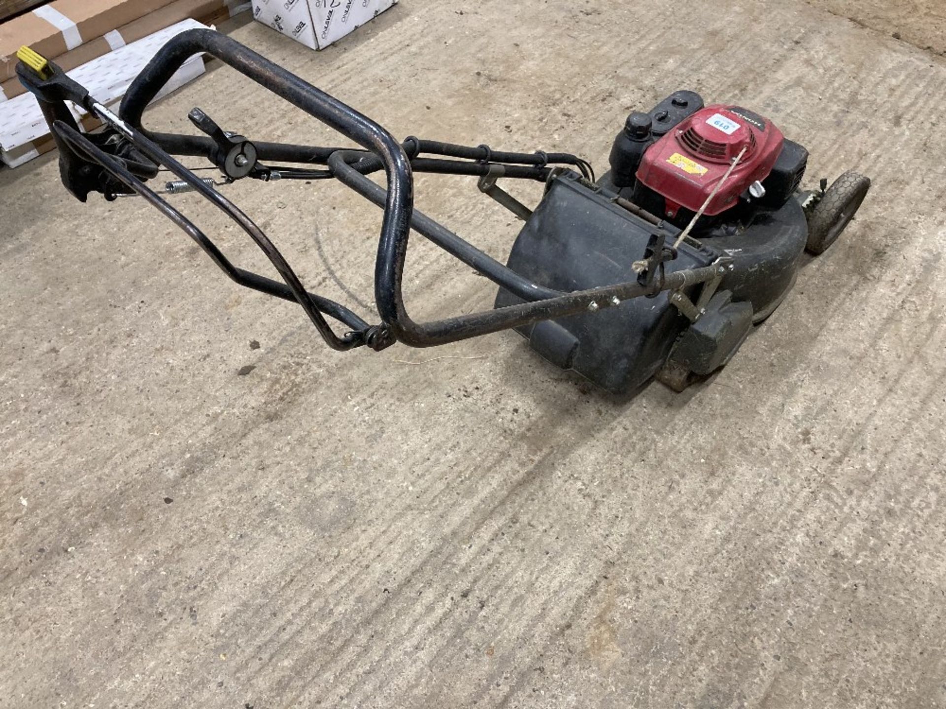 Honda HRH536 OXE Rotary Lawn Mower with Roller - Image 3 of 6