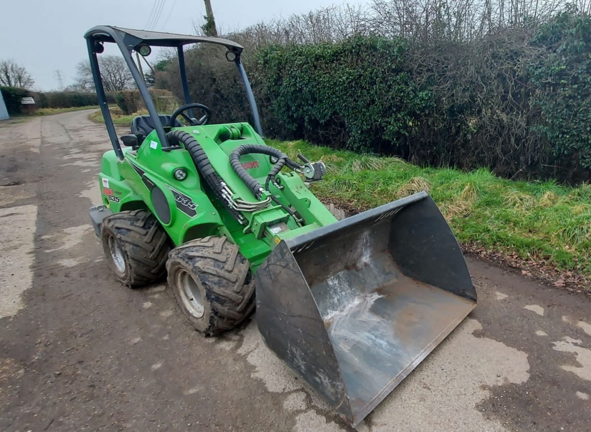 Avant 635 Articulated Loader with (3) Attachments - Image 2 of 11