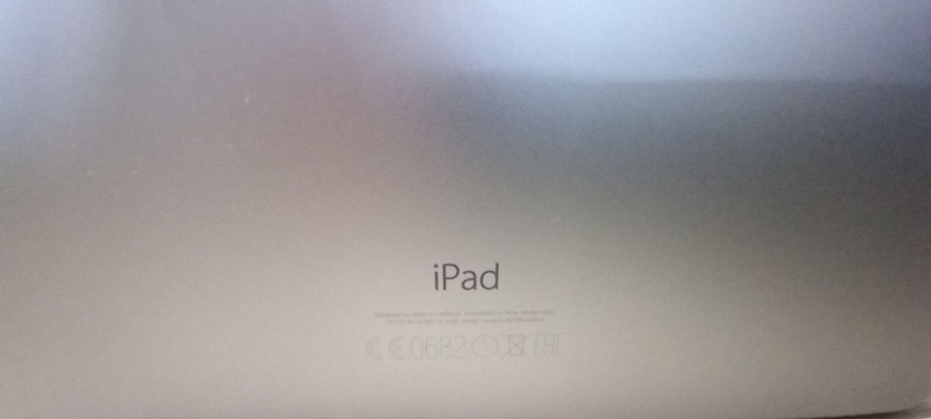 Apple iPad Pro A1652 WIFI + Cellular with Smart Keyboard Case - Image 3 of 4