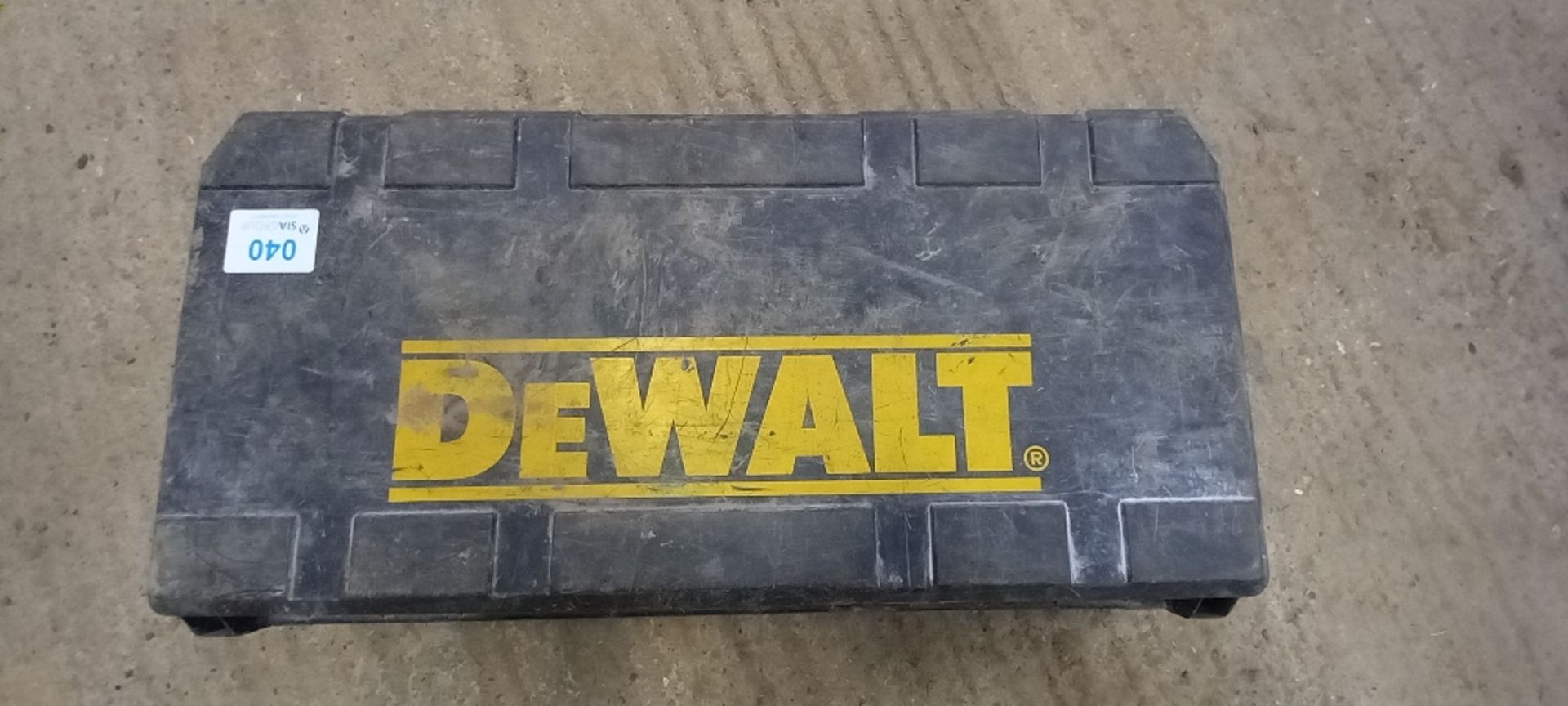 DeWalt 25899 Professional Concrete Breaker - Image 5 of 5