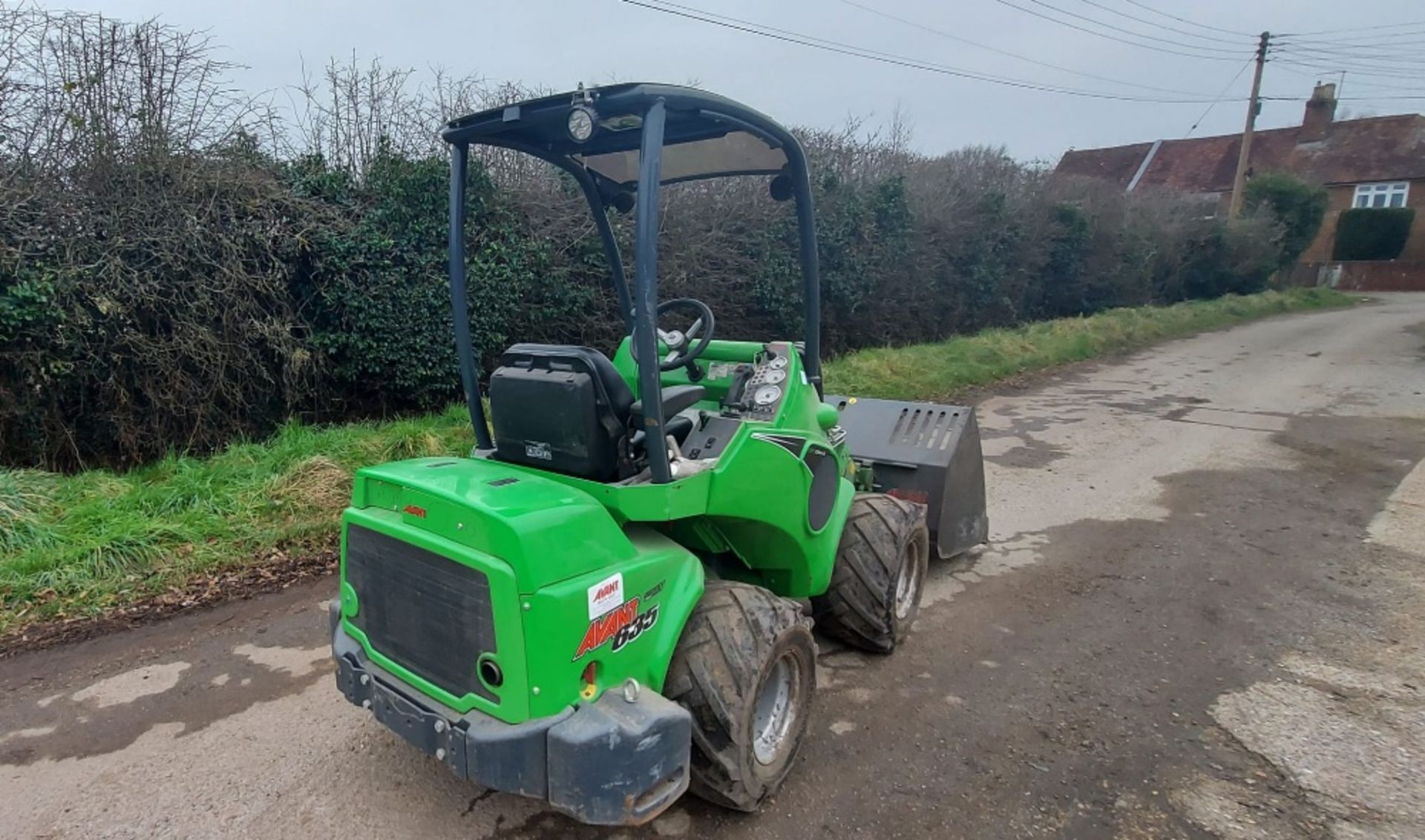 Avant 635 Articulated Loader with (3) Attachments - Image 4 of 11