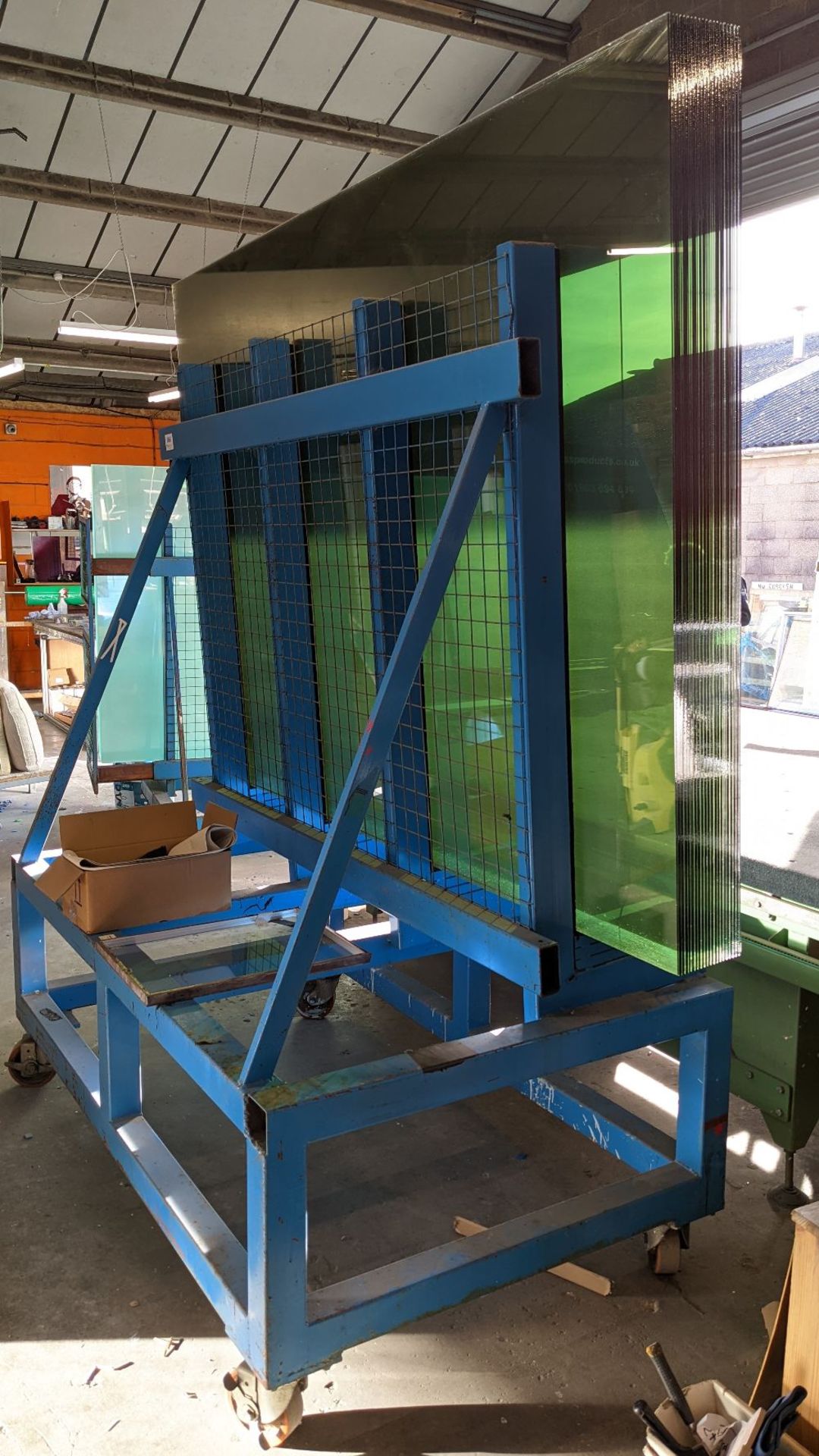 Bassra Raised Level Mobile Metal Single Sided Layup Glass Rack with Adjustable End Guard - Image 2 of 3