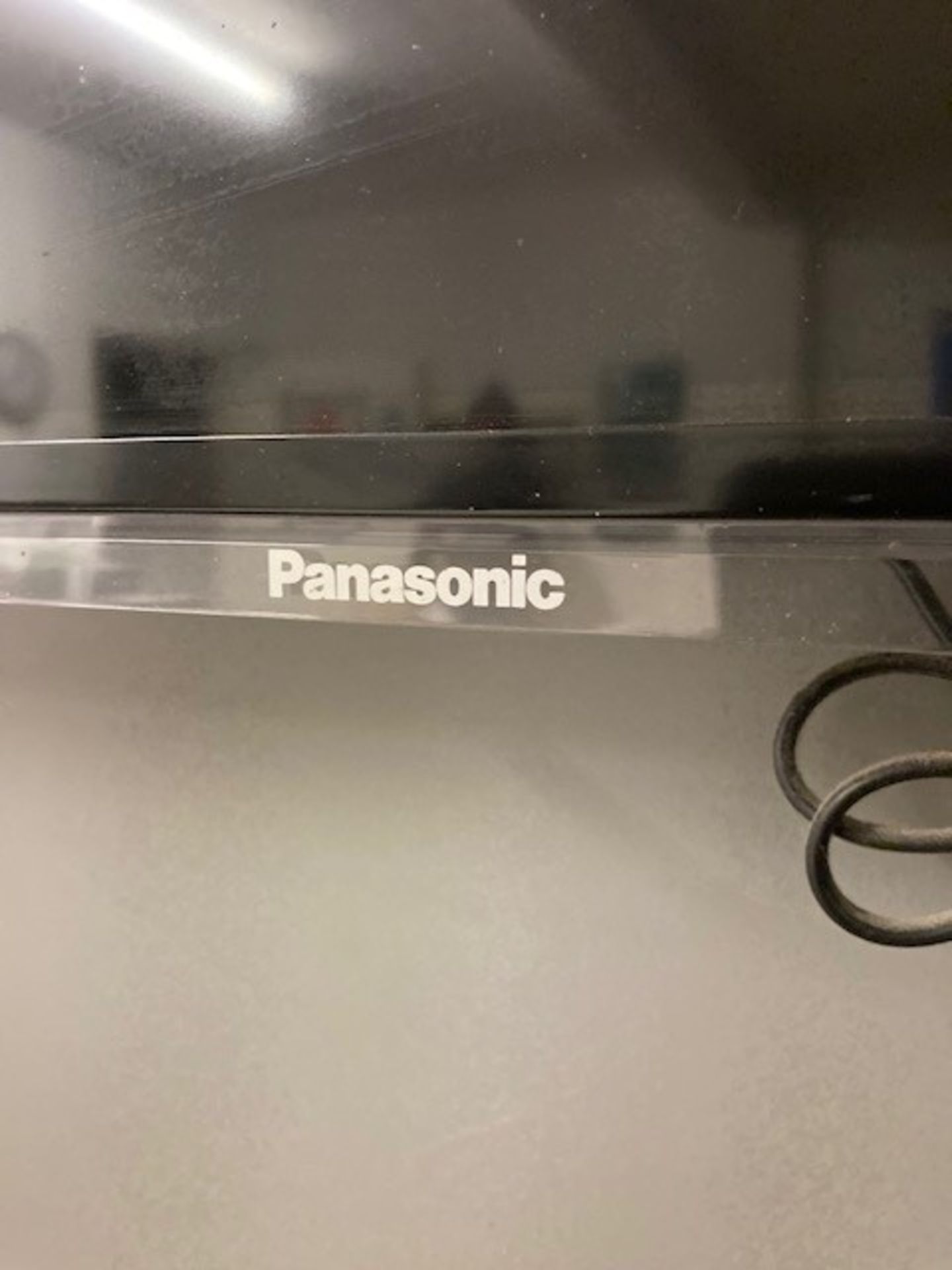 Panasonic TX-L42EW6K LCD Television - Image 2 of 2