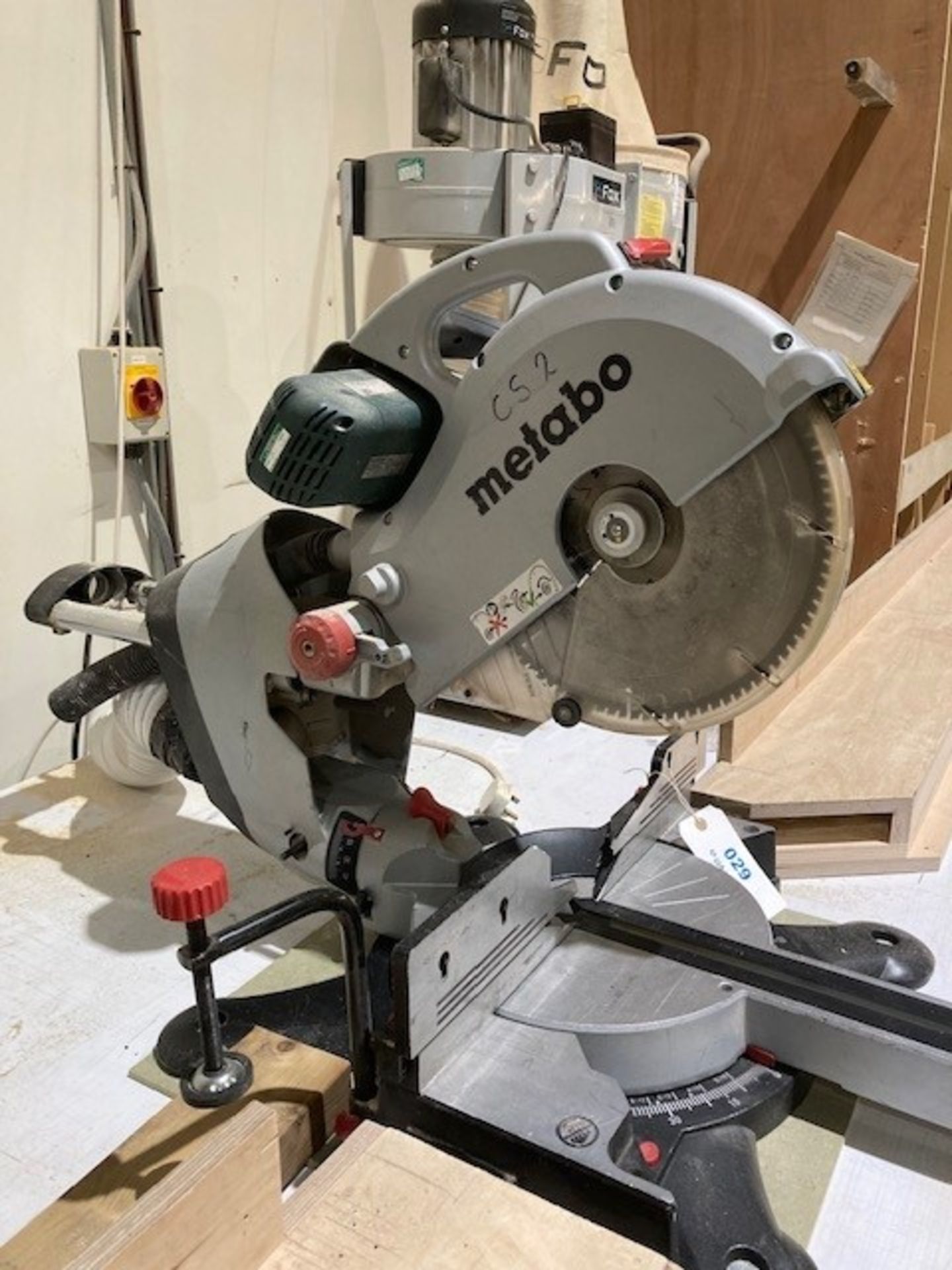 Metabo KGS 315 Plus Mitre Saw with Fox F50-841 Dust Extractor & Workbench - Image 3 of 6