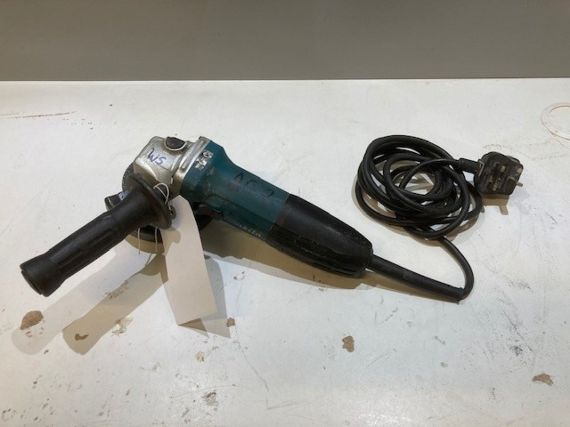 Makita GA4530 115mm Slim Angle Grinder - Image 2 of 3