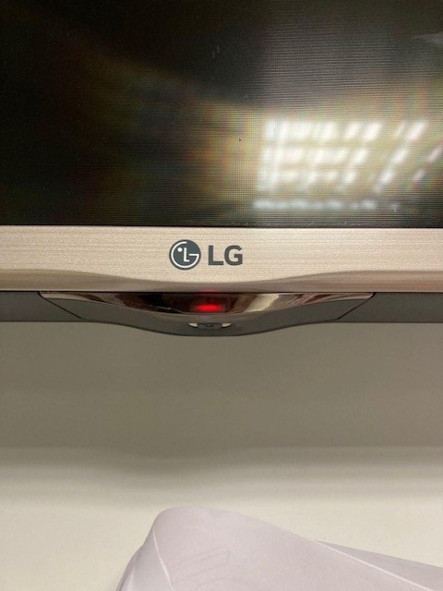 LG 50LF561V 50 Inch LED Television - Image 4 of 4