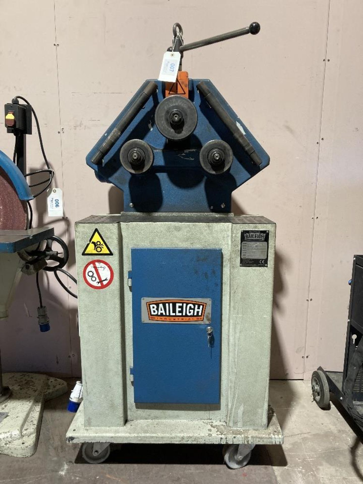 Baileigh R-M40 ring roller / bender