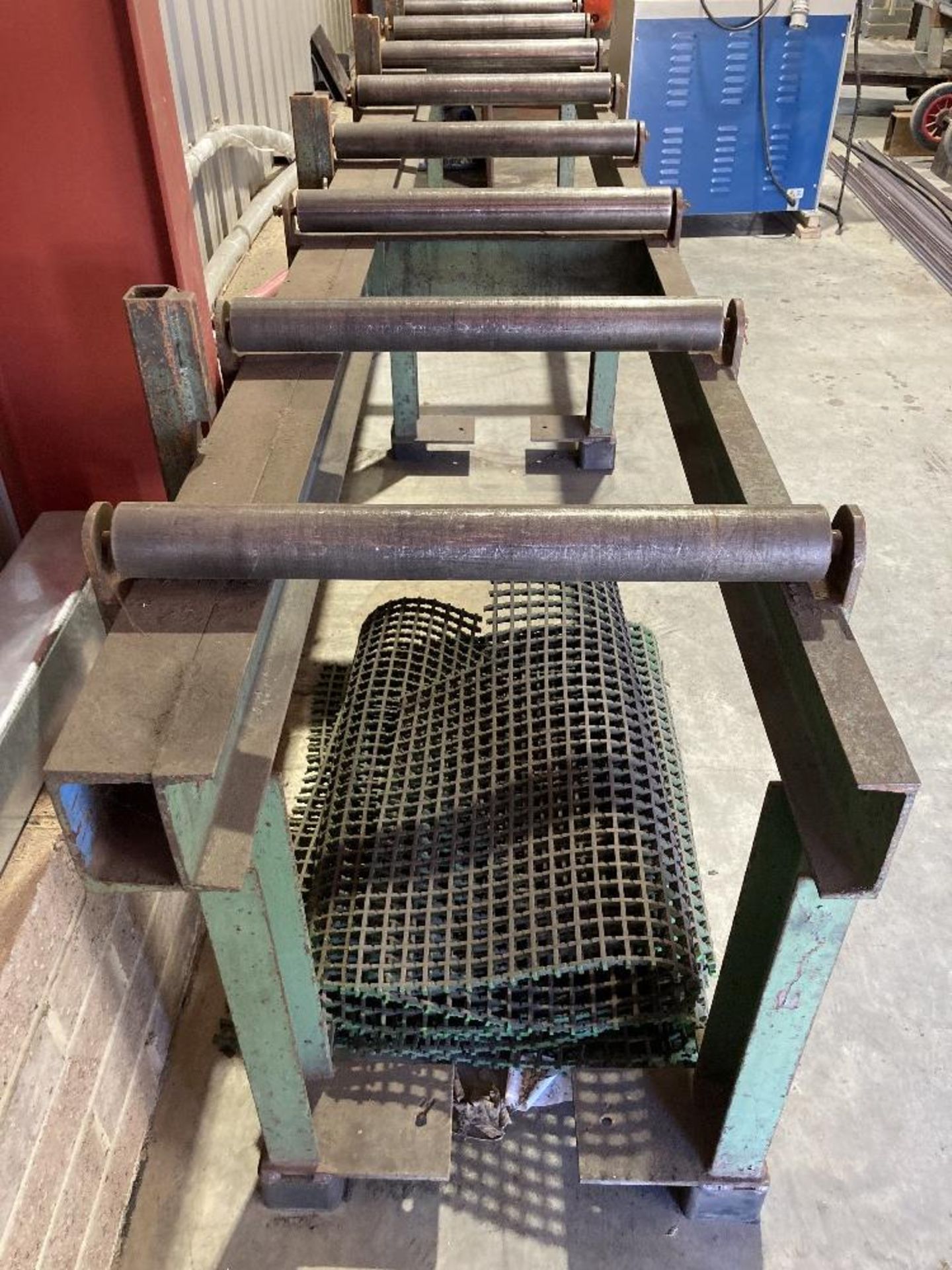Heavy duty steel roller conveyor - Image 4 of 4