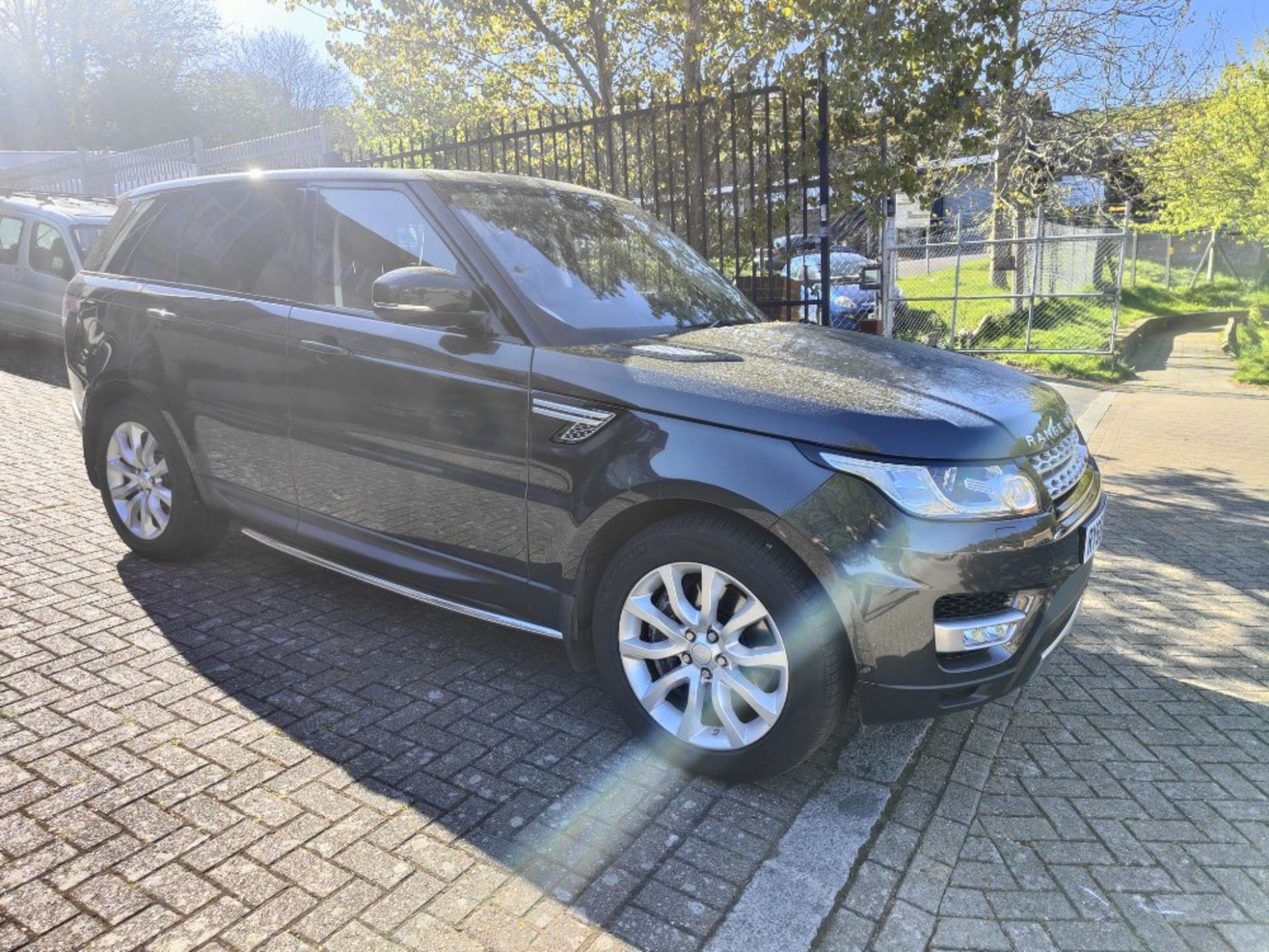 Range Rover Sport 3.0 SDV6 HSE Automatic - Image 2 of 18