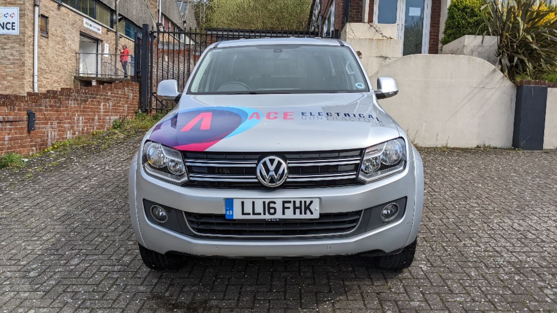 2016 Volkswagen Amarok Highline Double Cab Pickup - Image 2 of 16