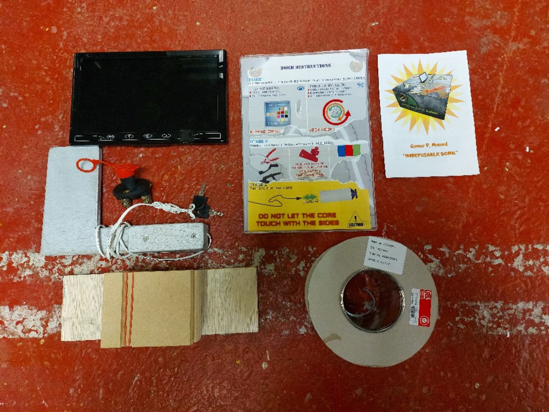 Kent Tec "Undefusable Bomb" Mobile Escape Room Game Machine with Accessories - Image 6 of 7